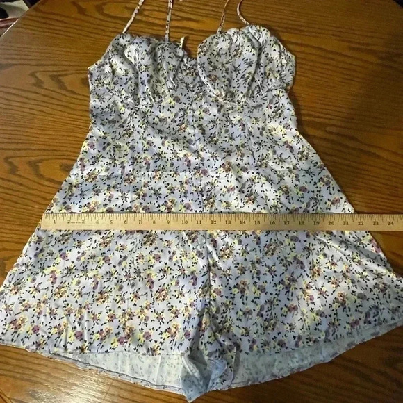 ASOS DESIGN Size US 10 Satin Gathered Bust 90s Strappy Romper Ditsy Floral NEW - Picture 13 of 14